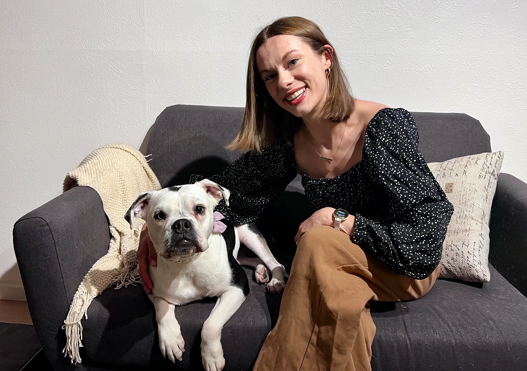 julia and dottie seated on a sofa